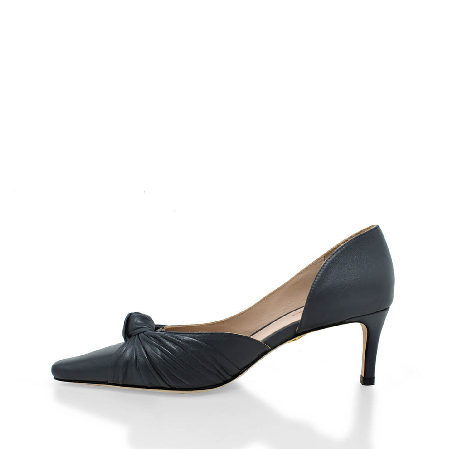 Zapatillas LYON 60 Regina Romero en piel color gris, tacón medio