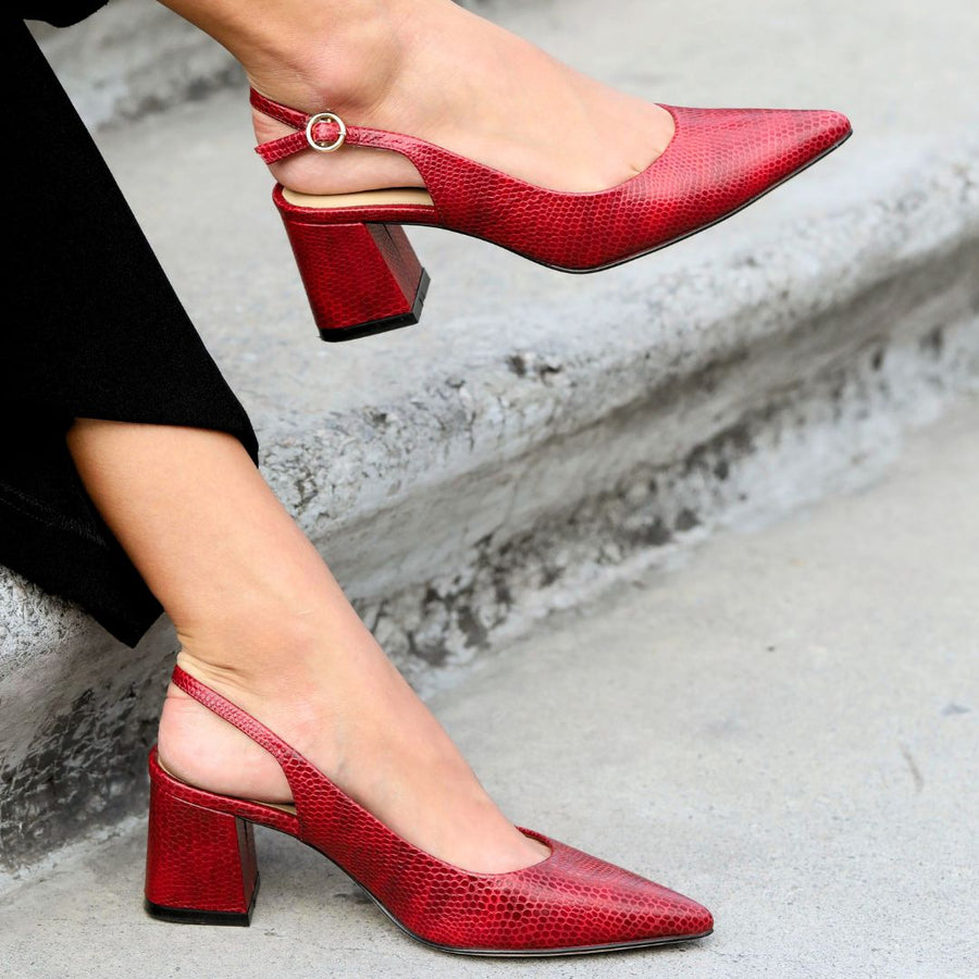 TANIA 50 - Rojo Regina Romero Zapato Zapatilla Tacon Bajo Para Dama en Piel