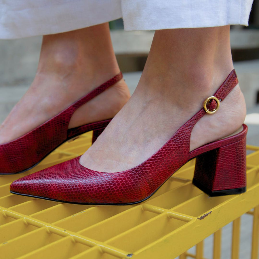 TANIA 50 - Rojo Regina Romero Zapato Zapatilla Tacon Bajo Para Dama en Piel