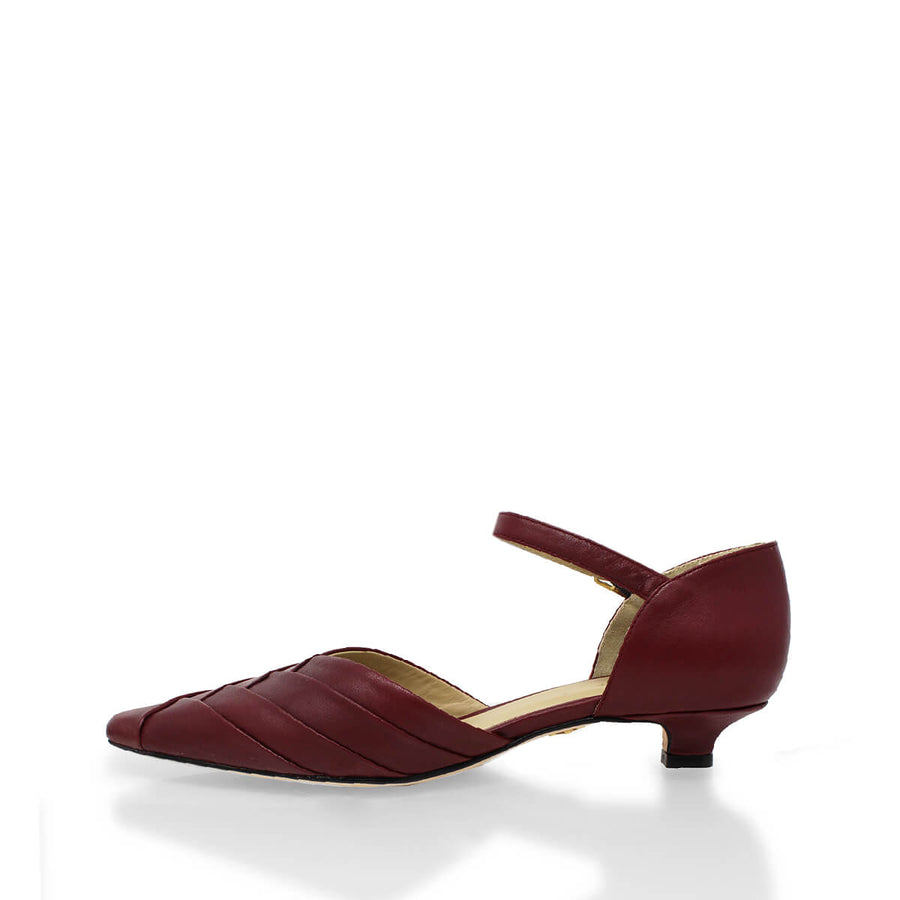 Zapatillas VIANNA 30 Regina Romero en piel color vino, tacón bajo