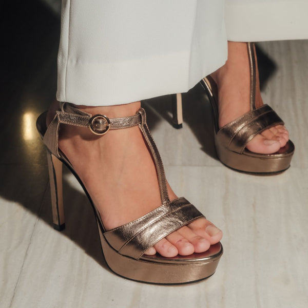 Sandalias Pita 125 Regina Romero en piel color seda, tacon muy alto