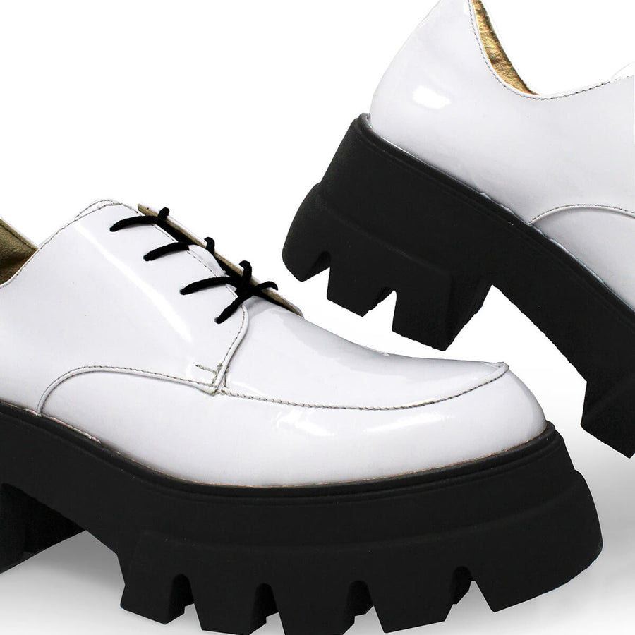 KRYSTA 65 - Charol Blanco Regina Romero Zapato Tenis Urbano Sport Para Dama en Piel