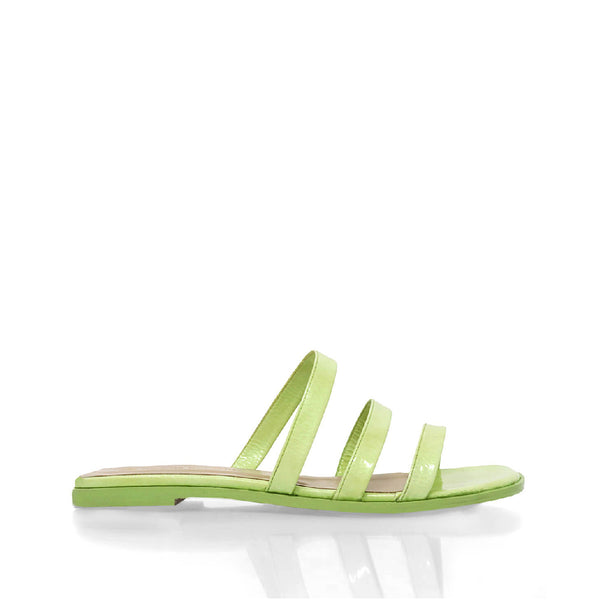 Sandalias Cilia Regina Romero en piel color charol menta