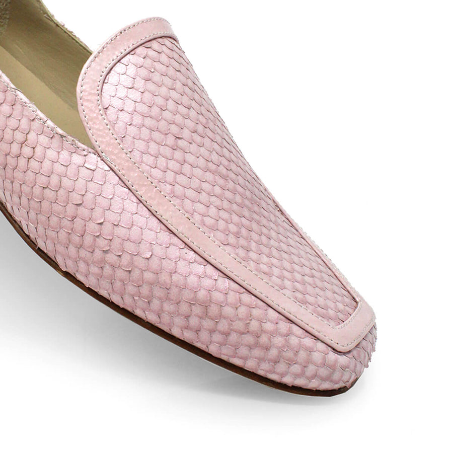 CORA - Light Pink Regina Romero Women's Flat Moccasin Shoe in Leather