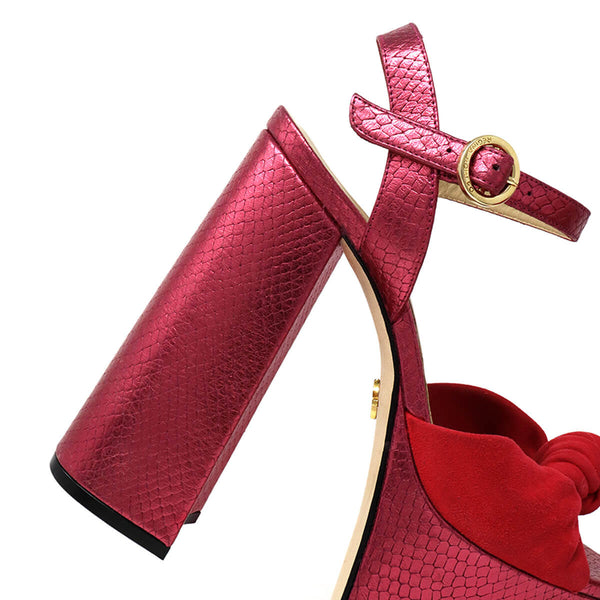 Sandalias Ale 150 Regina Romero en piel color fucsia, tacon muy alto