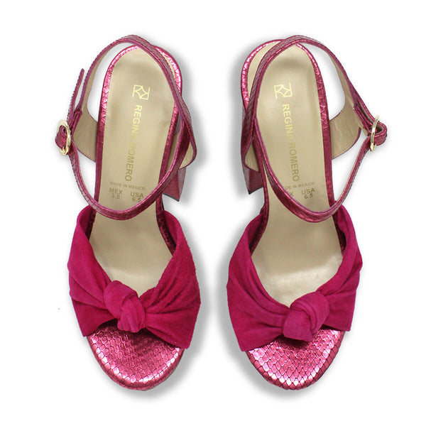 Sandalias Ale 150 Regina Romero en piel color fucsia, tacon muy alto