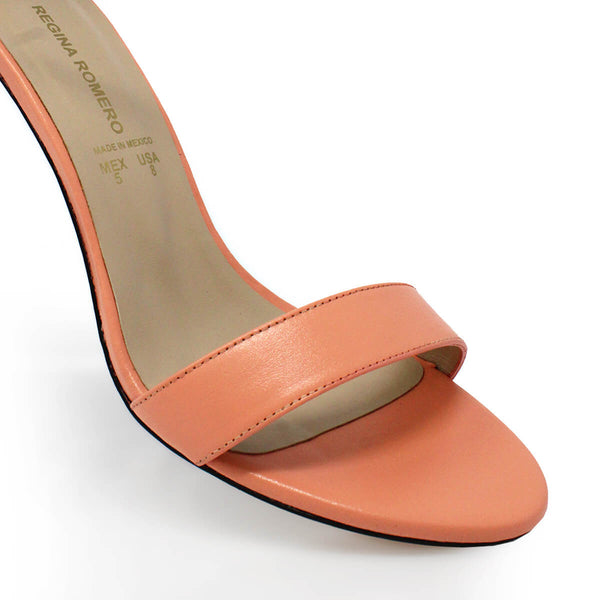 Sandalias Claudine 85 Regina Romero en piel color coral, tacon alto