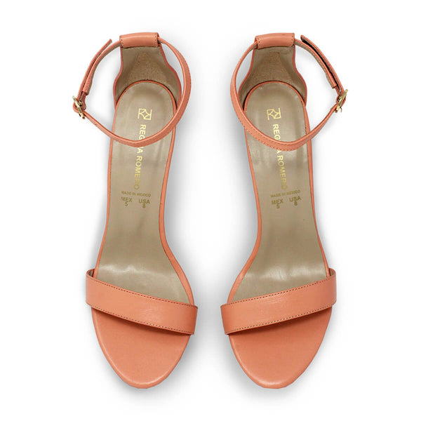 Sandalias Claudine 85 Regina Romero en piel color coral, tacon alto